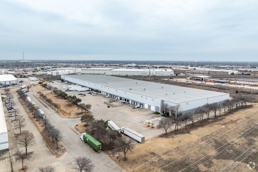 More Photos Of 1100 Chase Rd, Mesquite Distribution For Lease