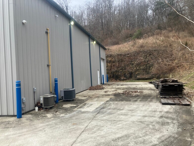 More Photos Of 1438 Johns Creek Rd, Milton Industrial For Lease