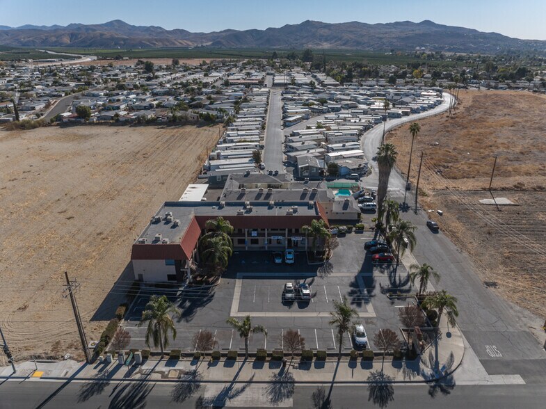 More Photos Of 43613 Ca-74, Hemet Unknown For Lease