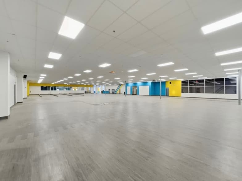 More Photos Of 145 Paragon Ln, El Paso General Retail For Sale