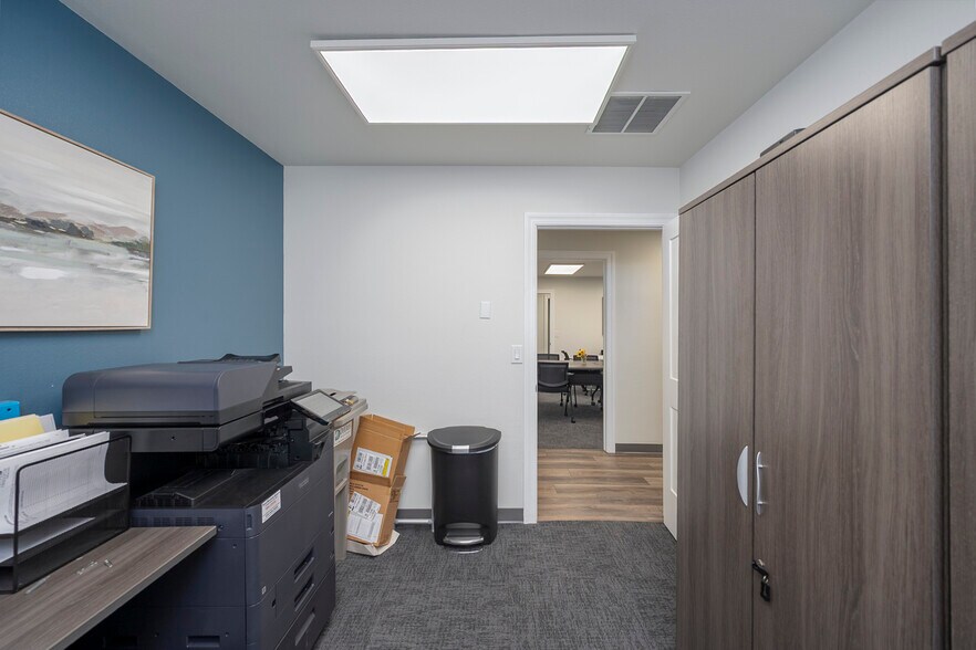 More Photos Of 830 Sharon Ave E, Moses Lake Office For Sale
