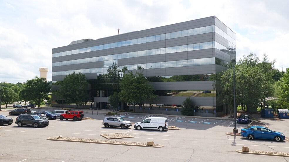 Primary Photo Of 1187 Thorn Run Rd, Moon Township Office For Sale