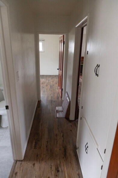 More Photos Of 16011 Victory Blvd, Van Nuys Apartments For Sale