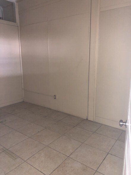 More Photos Of 2318-2324 Blanco Rd, San Antonio Unknown For Lease