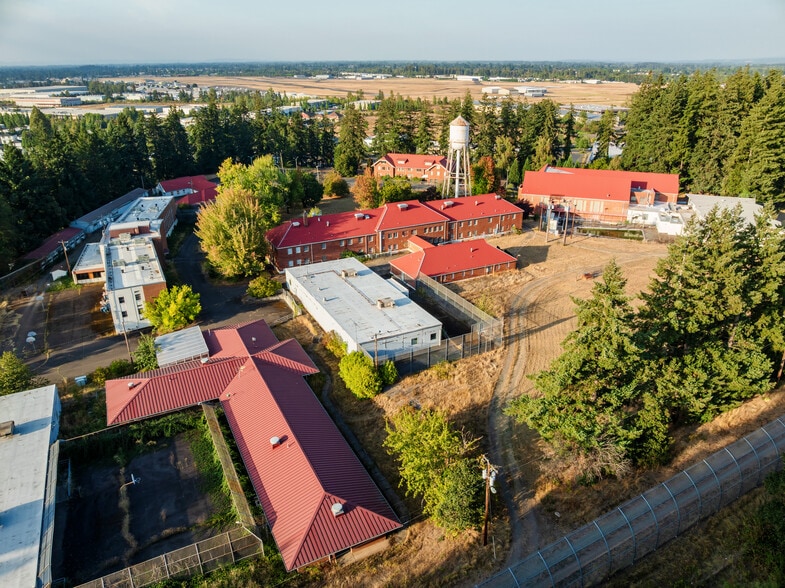 More Photos Of 2450 Strong Rd SE, Salem Correctional Facility For Sale