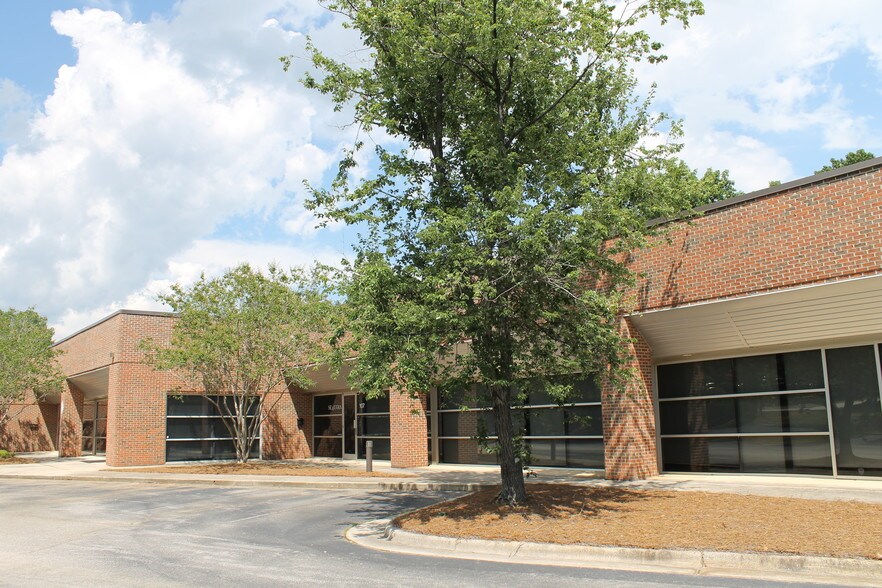 More Photos Of 621 Hutton St, Raleigh Research And Development For Lease