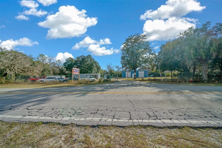 More Photos Of 4820 NE 35th St, Silver Springs Auto Dealership For Sale