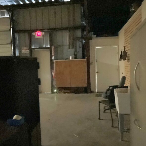 More Photos Of 200 N Broadway St, La Porte Warehouse For Lease