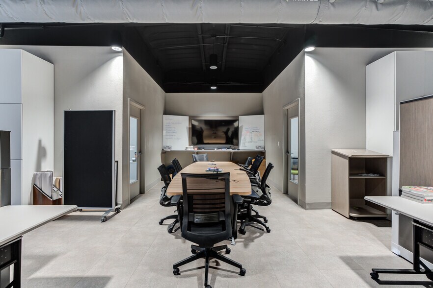 More Photos Of 2405 114th St, Lubbock Office For Sale