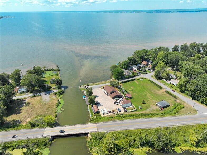 More Photos Of 6266 Lakeshore Rd, Verona Beach Restaurant For Sale