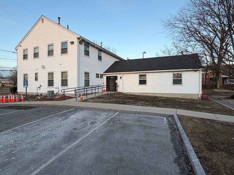 More Photos Of 7 Bedford St, Burlington Office For Lease