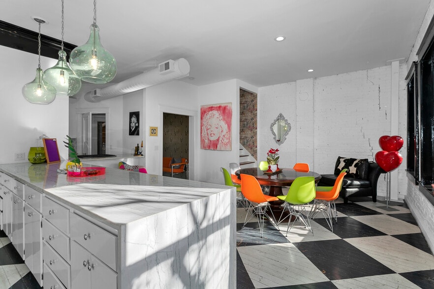 More Photos Of 120-122 W 5th St, Kansas City Storefront Retail Residential For Sale