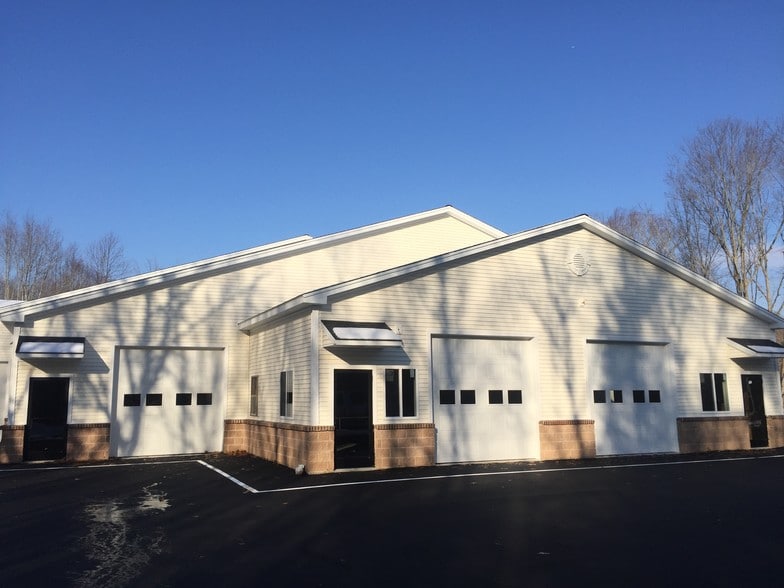 More Photos Of 7 Pequot Park Rd, Westbrook Warehouse For Lease