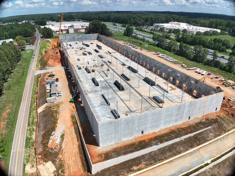 More Photos Of 7740 Oakwood Street Ext, Mebane Manufacturing For Lease