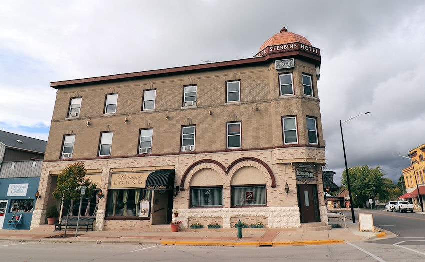 More Photos Of 201 Steele St, Algoma Hotel For Sale