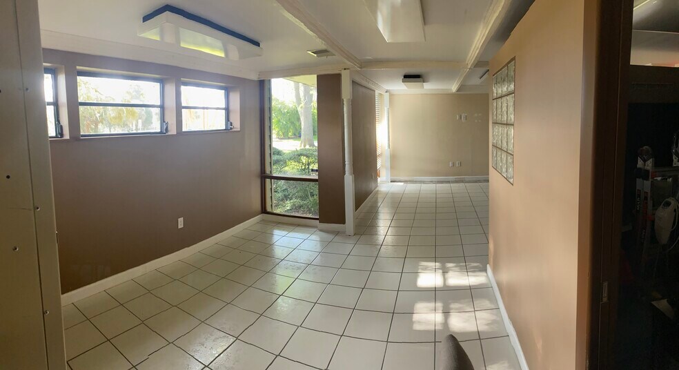 More Photos Of 1952 Bayshore Blvd, Dunedin Medical For Lease