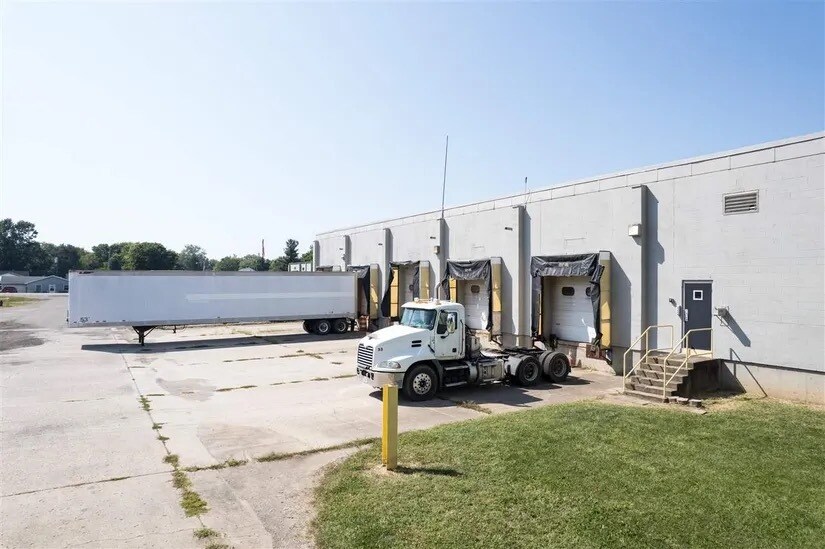 More Photos Of 1400 W Madison Ave, Connersville Warehouse For Lease