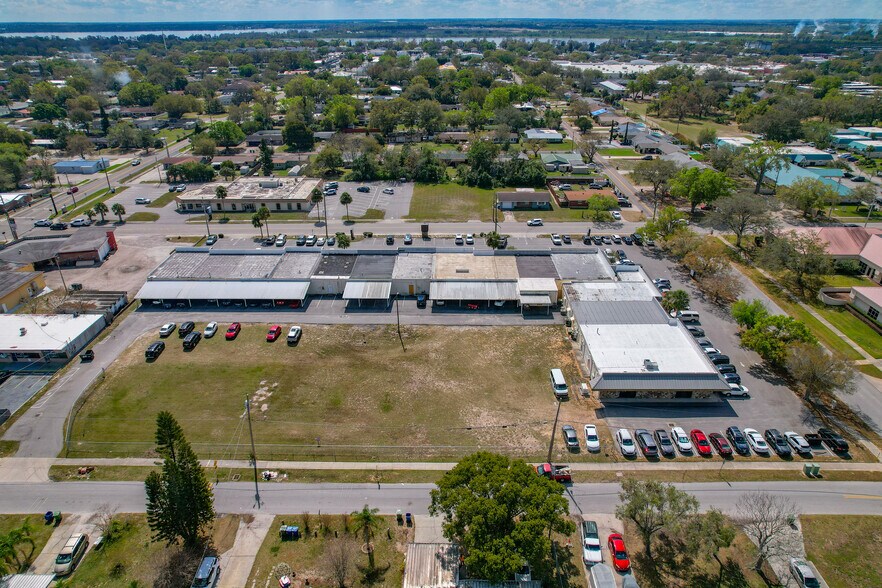 More Photos Of 567 Avenue K SE, Winter Haven Office For Sale