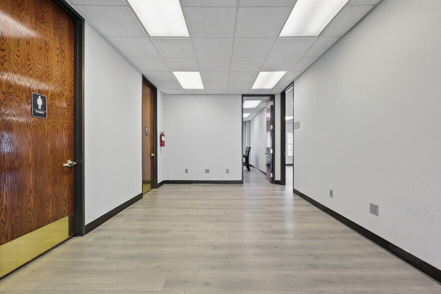 More Photos Of 5152 Village Creek Dr, Plano Office For Lease