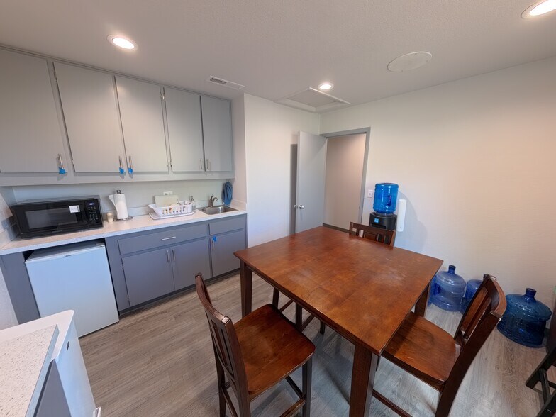 More Photos Of 1102 NE 4th St, Bend Healthcare For Lease