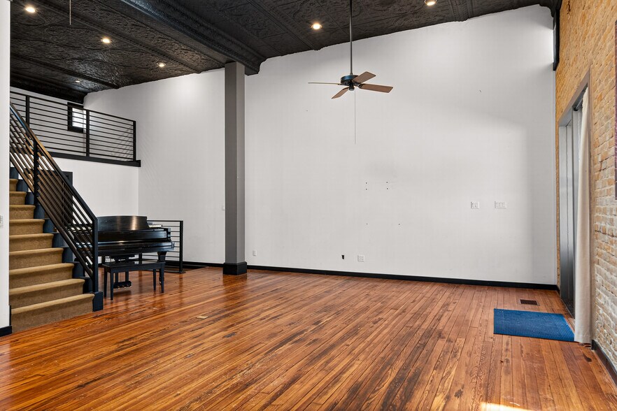 More Photos Of 614 High St, Comfort Storefront Retail Residential For Sale