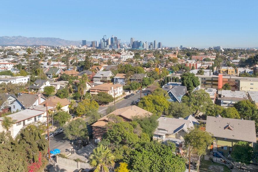 More Photos Of 2703 Raymond Ave, Los Angeles Apartments For Sale