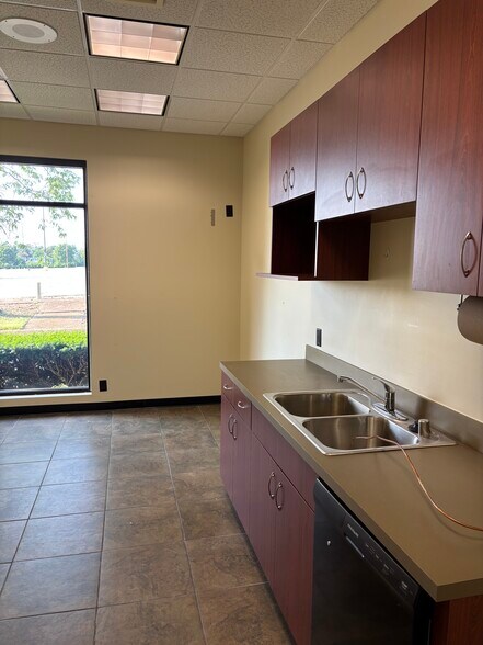 More Photos Of 307 N Walton Blvd, Bentonville Bank For Lease