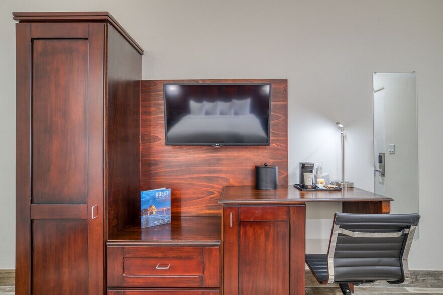 More Photos Of 137 San Marco Ave, Saint Augustine Hotel For Sale