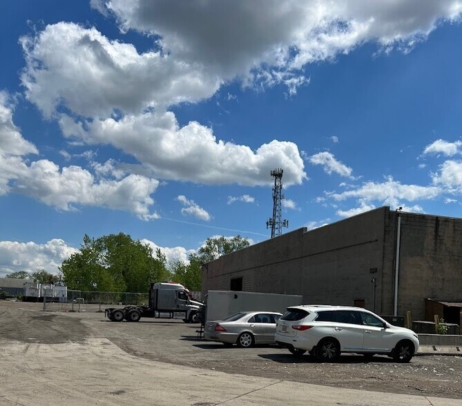 More Photos Of 4 Beakes St, Ewing Warehouse For Lease