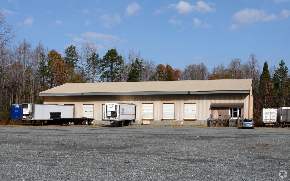 More Photos Of 339 City Lake Rd, Lexington Truck Terminal For Lease