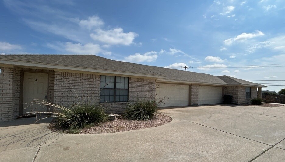 More Photos Of 900 McDaniel Cir, Killeen Multifamily For Sale