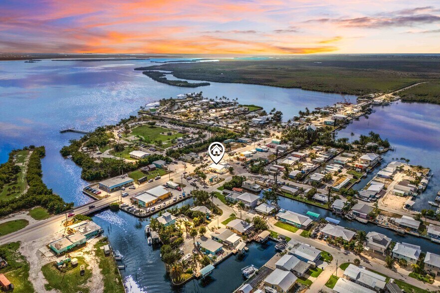 More Photos Of 4574 Pine Island Rd NW, Matlacha Office For Sale