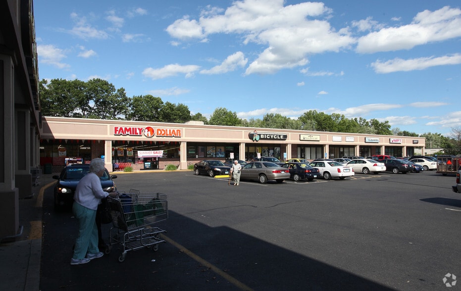 More Photos Of 38-40 Tunxis Ave, Bloomfield Unknown For Lease