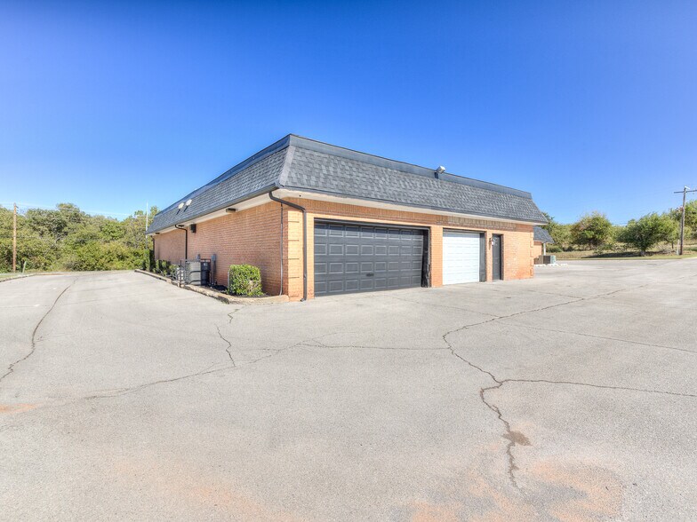 More Photos Of 1616 NE 36th St, Oklahoma City Lodge Meeting Hall For Lease