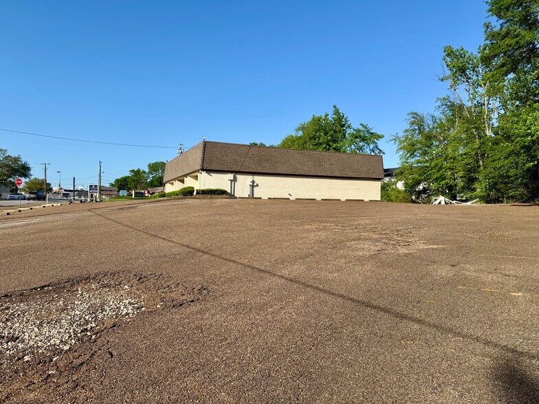 More Photos Of 3900 Southpark Dr, Tyler Office For Sale