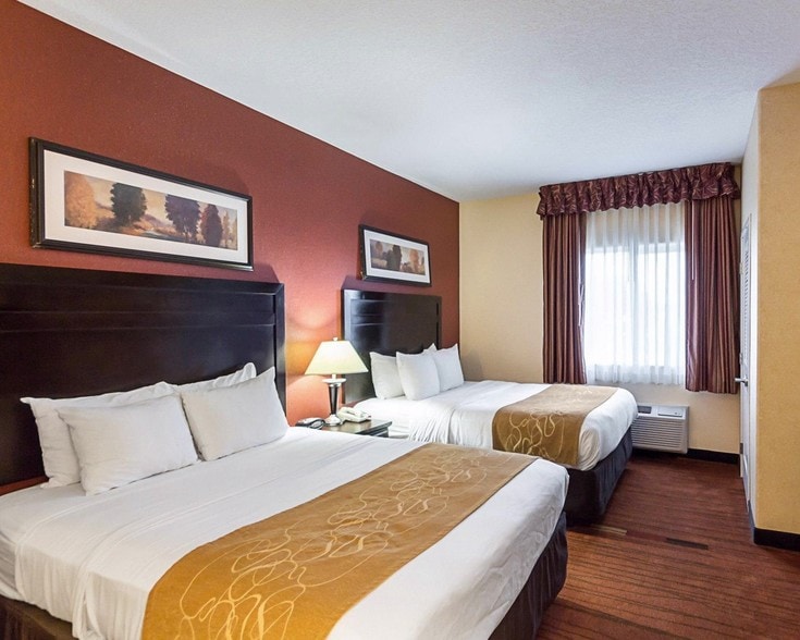 More Photos Of 7515 W Taft St, Wichita Hotel For Sale