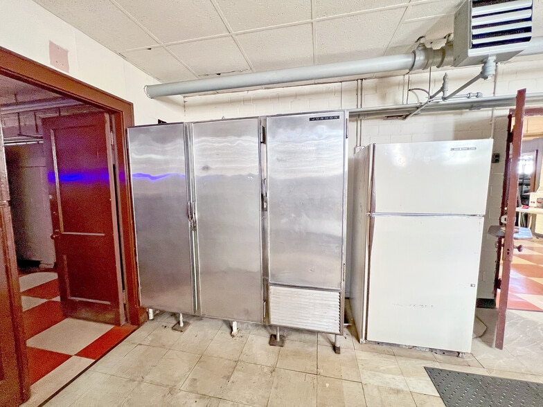 More Photos Of 116 W A St, Belleville Restaurant For Sale