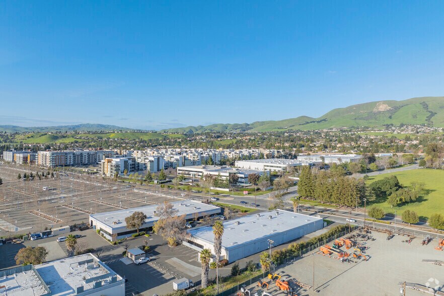 More Photos Of 45437 Warm Springs Blvd, Fremont Warehouse For Lease
