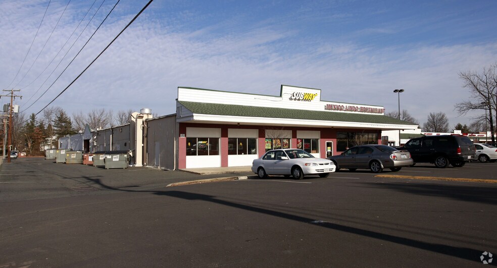 More Photos Of 8724-8762 Richmond Hwy, Alexandria Storefront For Lease
