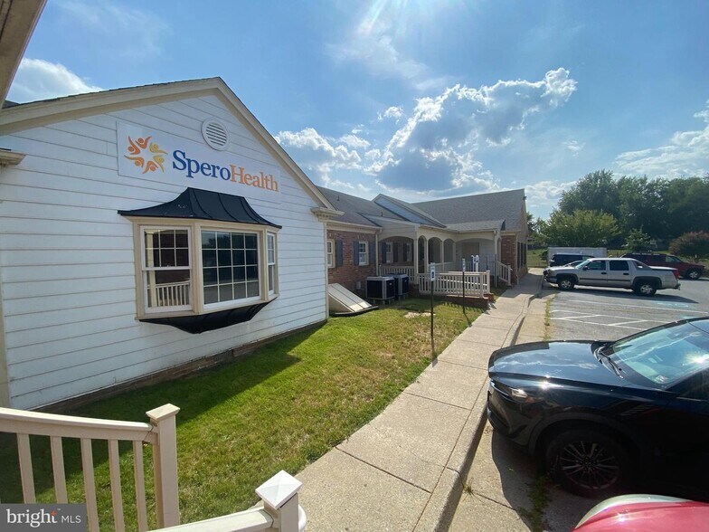 More Photos Of 315 W 10th St, Front Royal Medical For Sale
