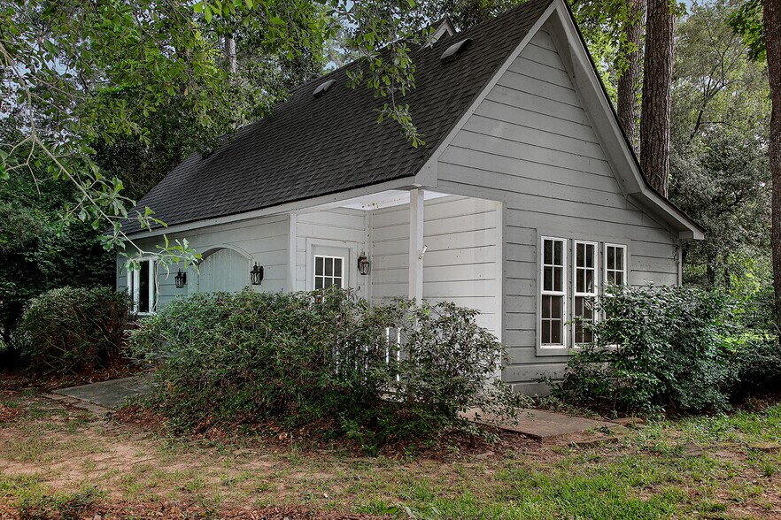 More Photos Of 15598 Bedford Ln, Conroe Specialty For Sale