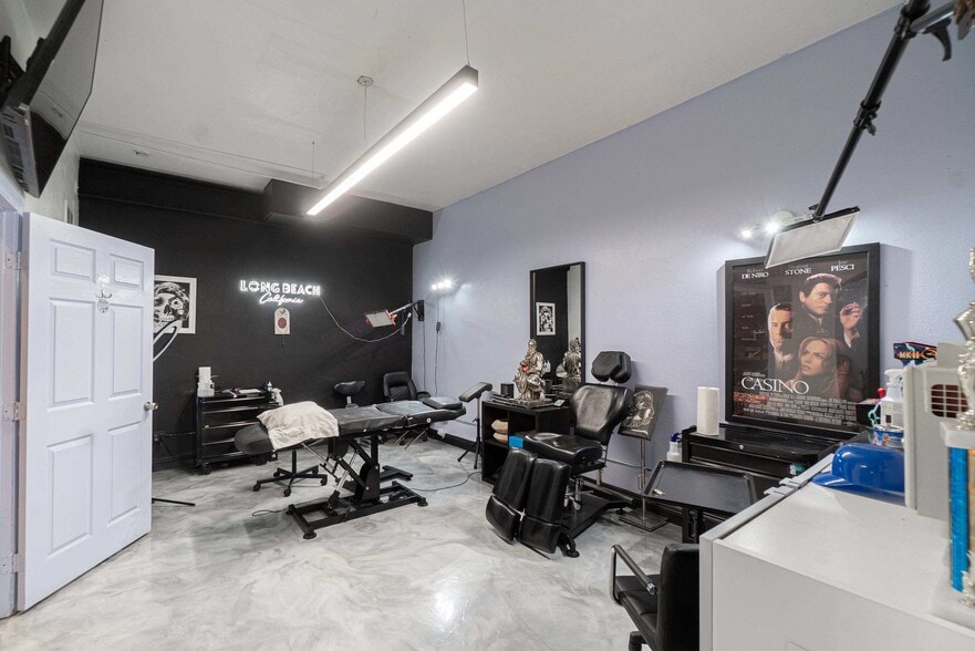 More Photos Of 1090 Redondo Ave, Long Beach Storefront Retail Residential For Sale