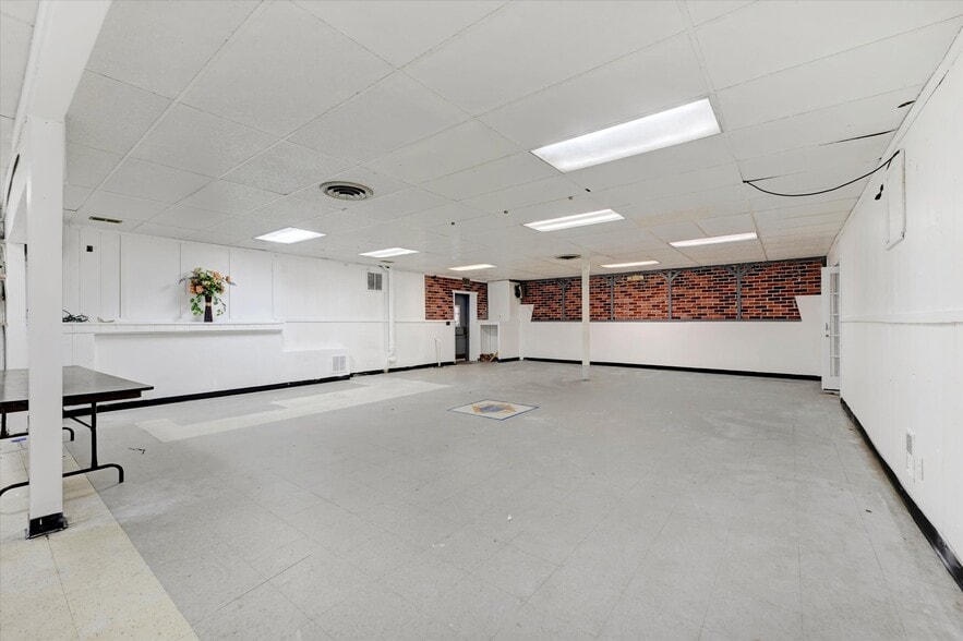 More Photos Of 2024 Gwynn Oak Ave, Baltimore Religious Facility For Sale