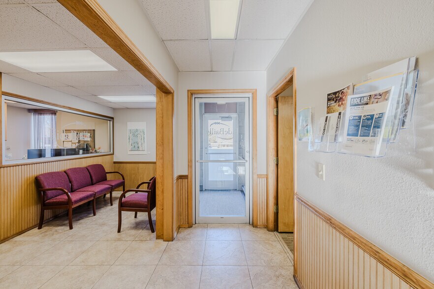 More Photos Of 975 5th St, Elko Office For Lease