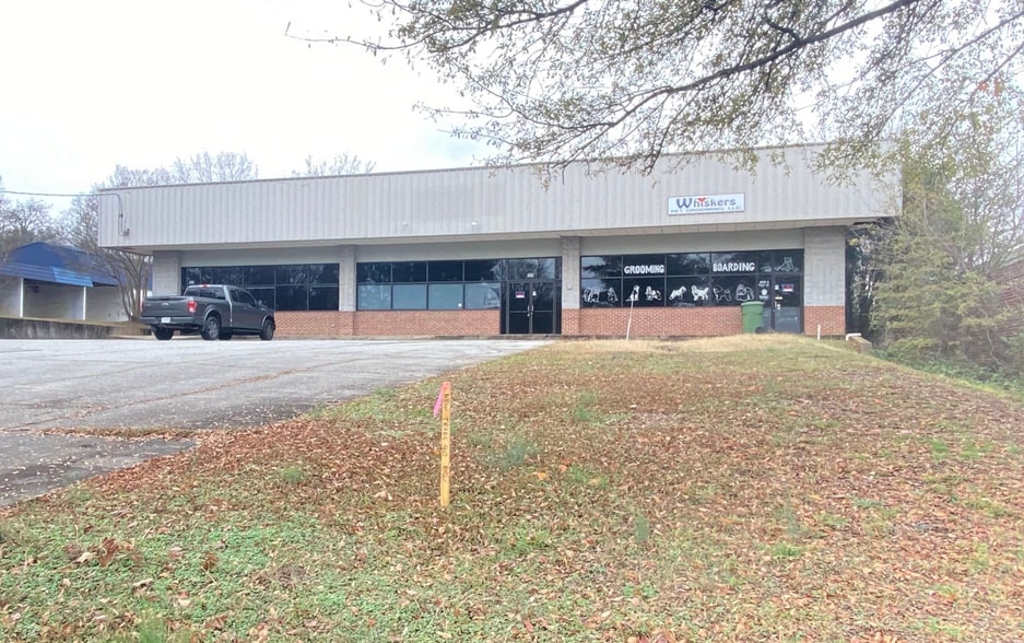 More Photos Of 209 E Butler Rd, Mauldin Unknown For Lease