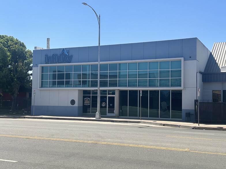 Primary Photo Of 2611 F St, Bakersfield Office For Lease