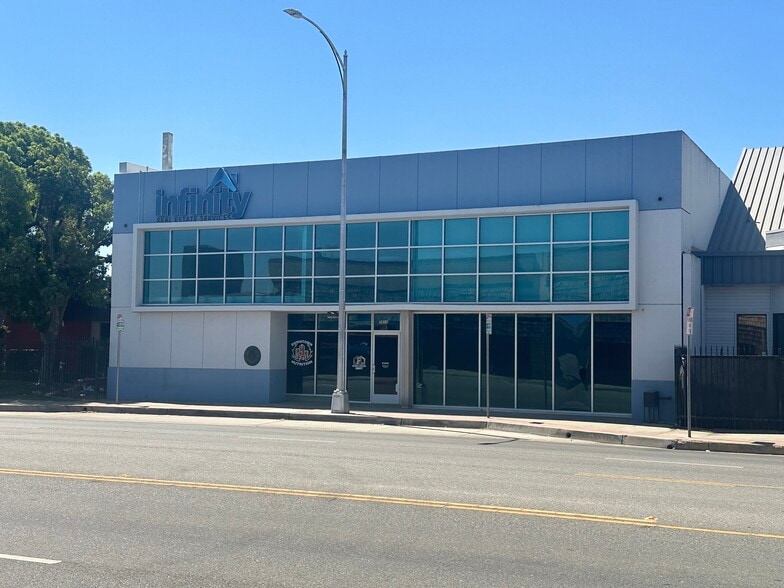 Primary Photo Of 2611 F St, Bakersfield Loft Creative Space For Sale