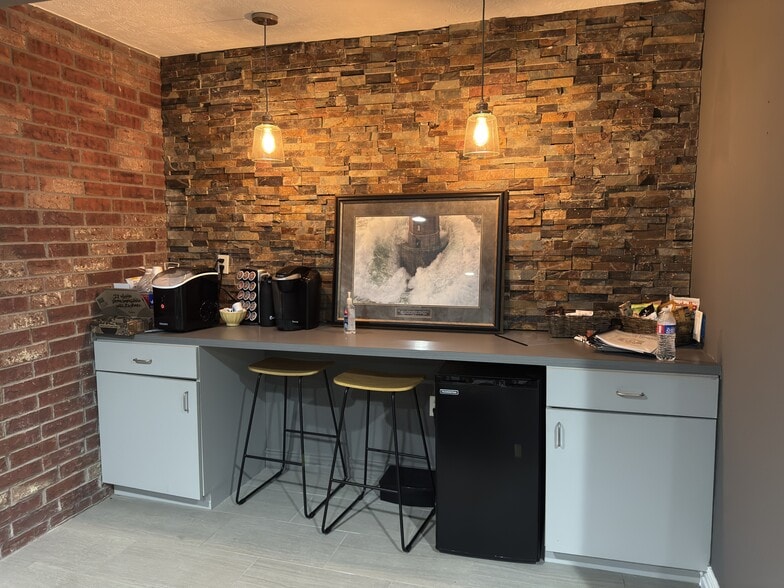 More Photos Of 618 Baca St, Houston Religious Facility For Sale