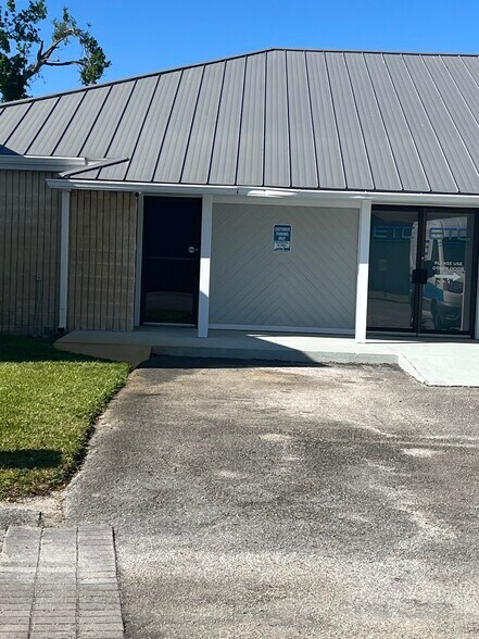 Primary Photo Of 2456 US Highway 1, Vero Beach Storefront Retail Office For Lease