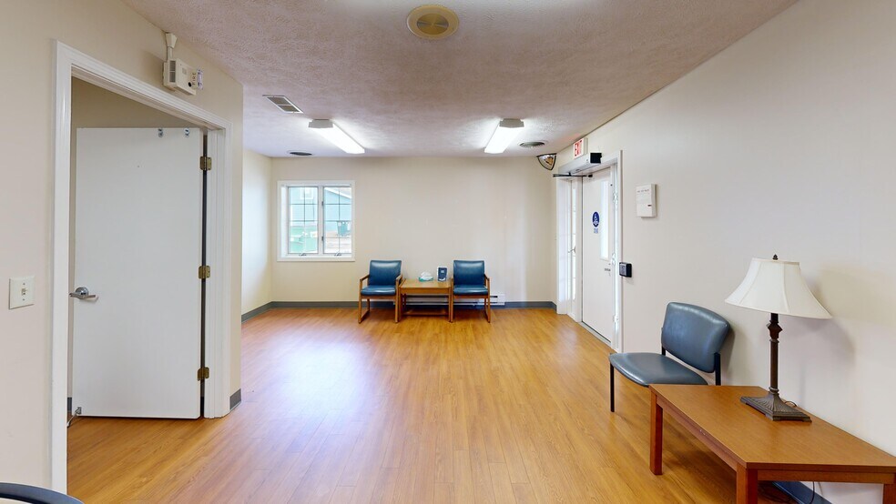 More Photos Of 614 N Main St, North Webster Office For Sale